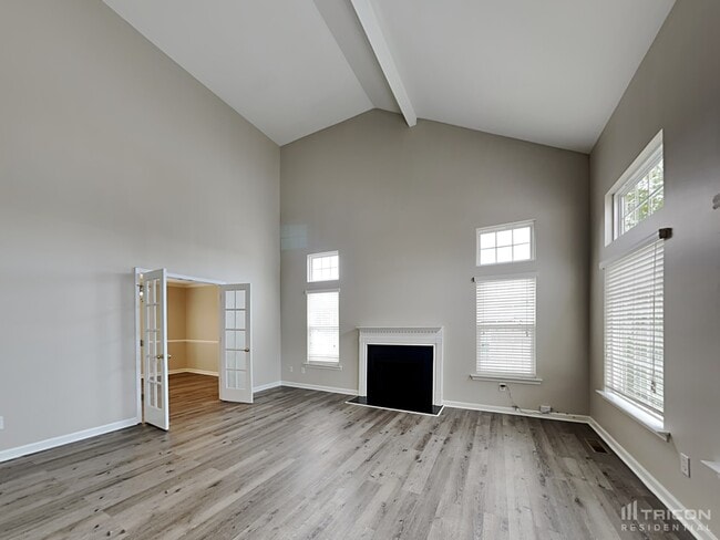 Building Photo - 121 Stoneheath Dr