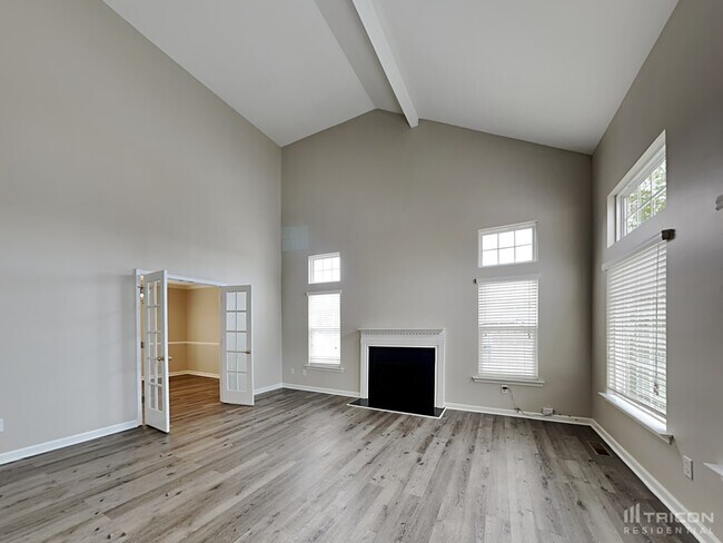 Foto del edificio - 121 Stoneheath Dr