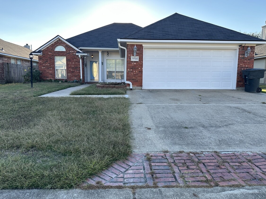 Primary Photo - 9514 Rose Hollow Ln