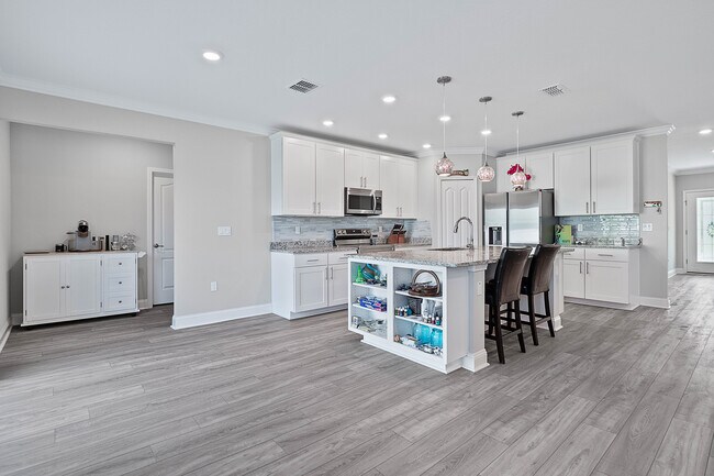 Building Photo - 91 Oakleaf Way