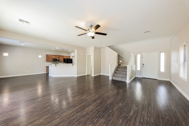 Building Photo - 17565 W Lundberg St