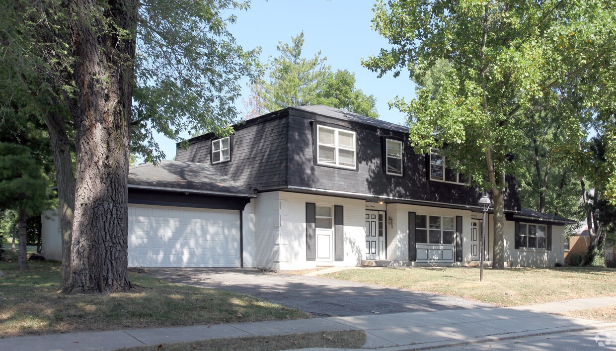 Primary Photo - 430-440 1st Ave NE