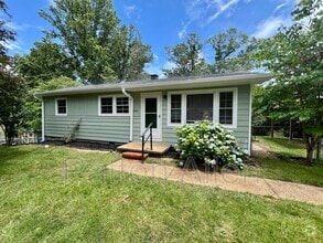 Building Photo - 396 Riverview Dr