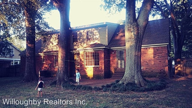 Building Photo - 725 S Yates Rd