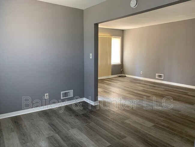 Foto del edificio - 1421 Adele Ave SW