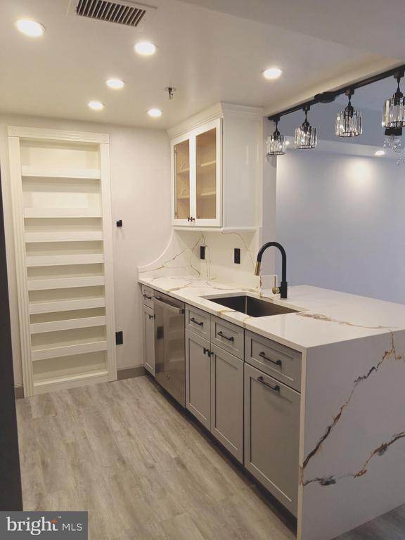 Foto del edificio - 4808 Moorland Ln