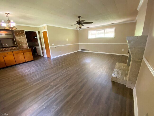 Foto del edificio - 4 br, 3 bath House - 616 Forest Hill Road #