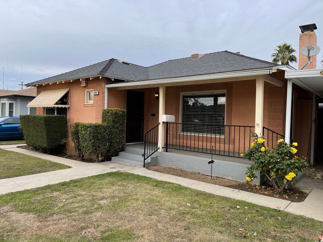 Foto principal - 2605 E Princeton Ave