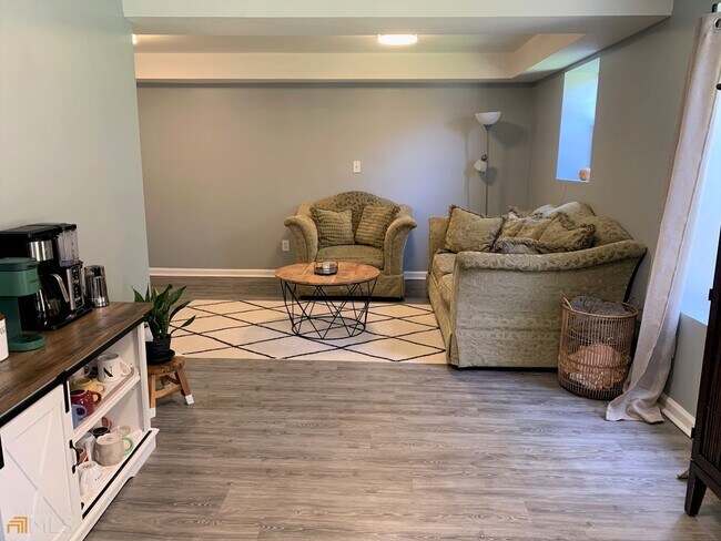 Foto del edificio - 1521 Timber Heights Dr