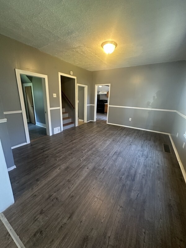 Foto del edificio - 7404 Halle Ave