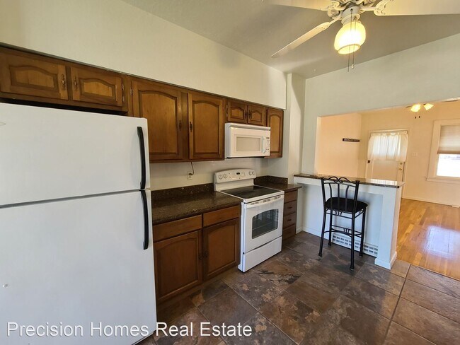 Building Photo - 2 br, 1 bath House - 230 Taylor St