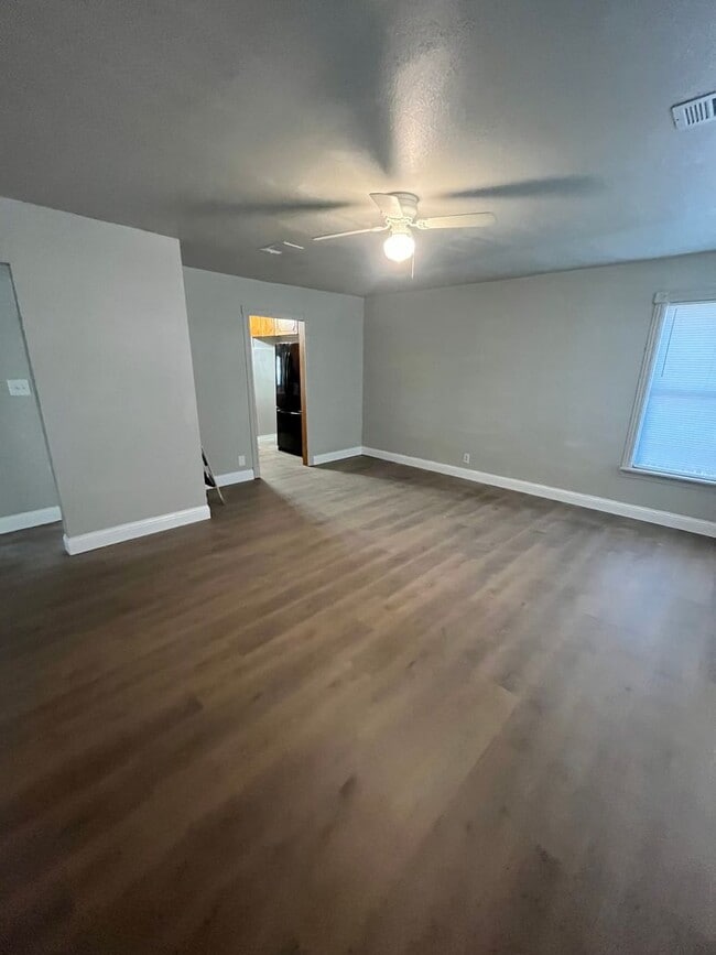 Foto del edificio - 1326 Clinton St