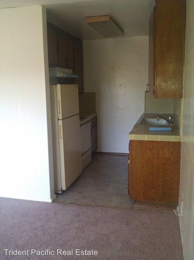 Building Photo - 868 G Ave