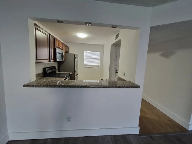 Foto del edificio - 3399 Foxcroft Rd