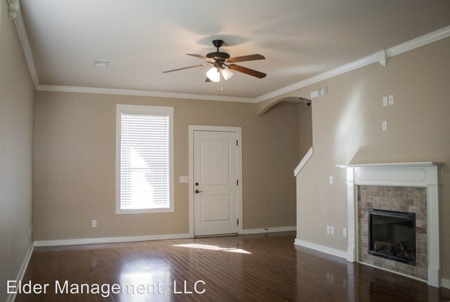 Building Photo - 3822 Rochester Cir