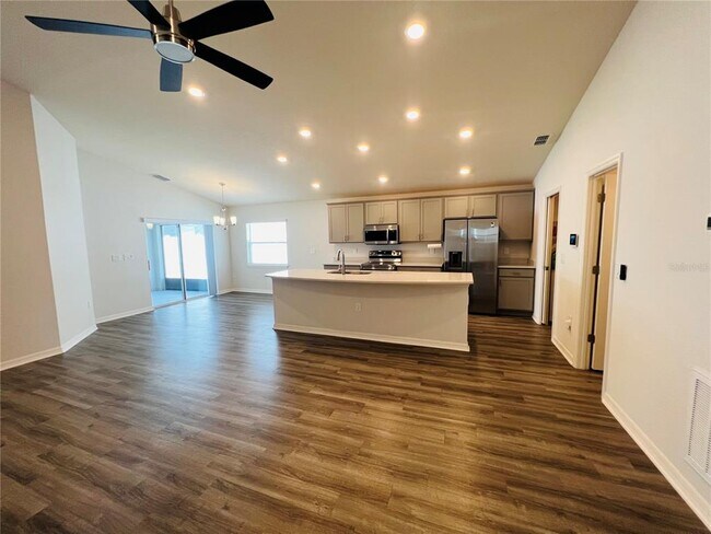 Foto del edificio - 1824 Brisbane Pl