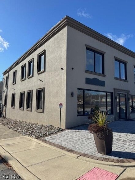 Foto del edificio - 248 US-46