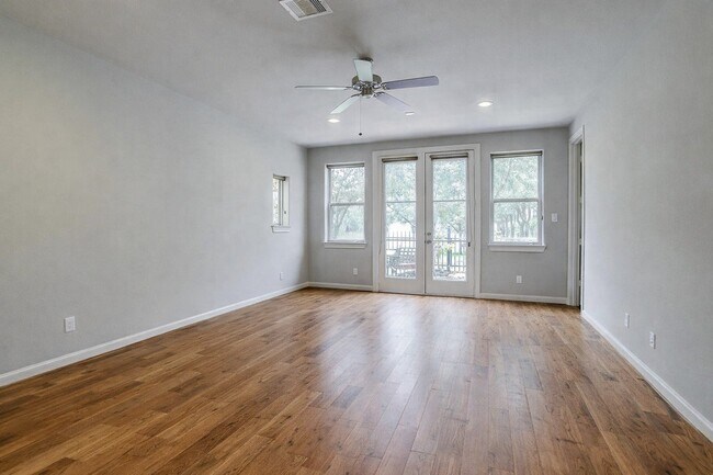 Building Photo - 10912 Wrenwood Park