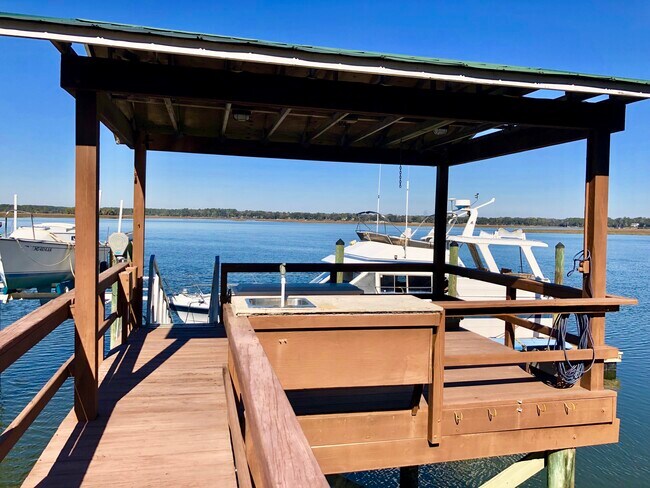 Building Photo - 38 Myrtle Island Ln