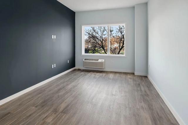 Foto del edificio - 1 bedroom in BROOKLYN NY 11235