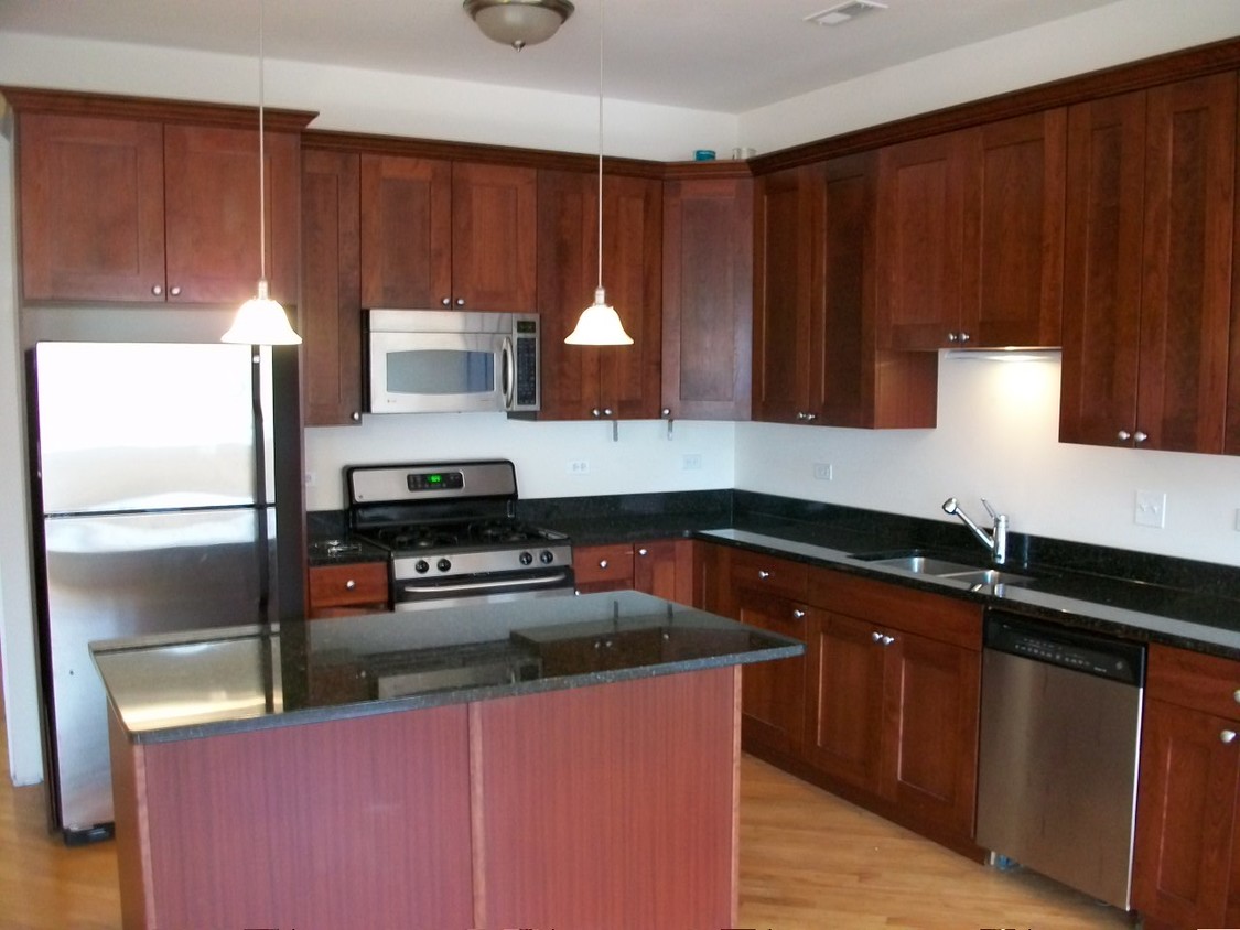Primary Photo - 1430 W Belmont Ave