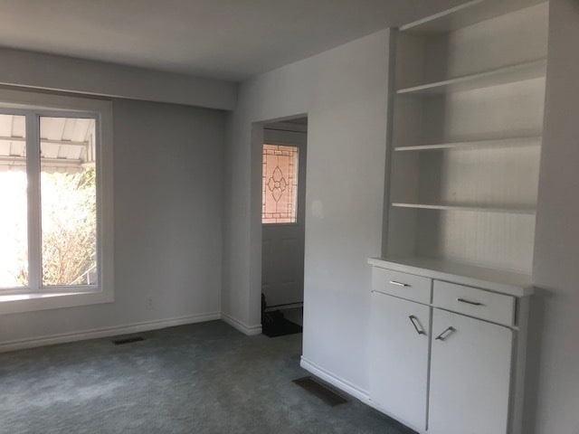 Building Photo - 598 Hayden Crescent