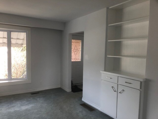 Photo du bâtiment - 598 Hayden Crescent