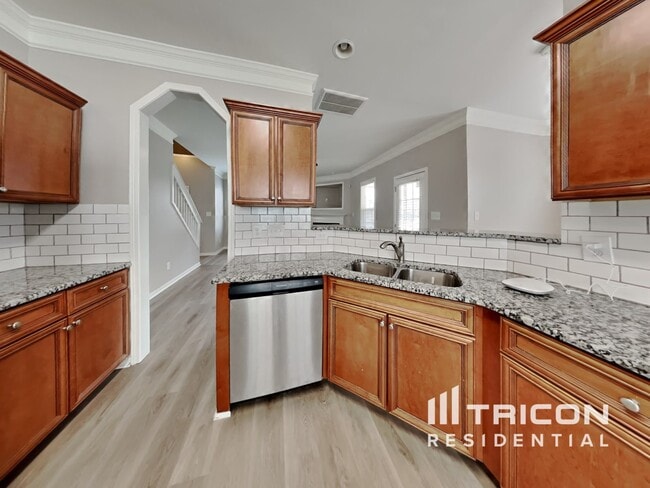 Building Photo - 3935 Carolina Cherry Dr
