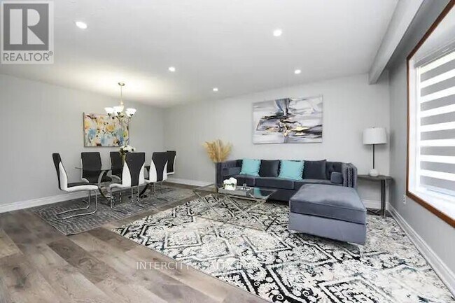 Photo du bâtiment - 13 Armbro Ave