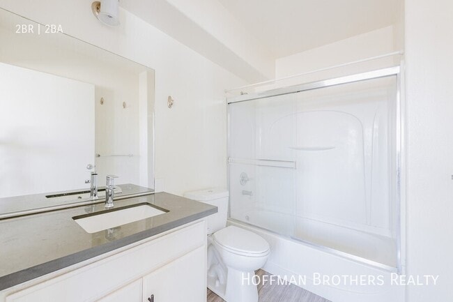 Foto del edificio - 251 Robinson St