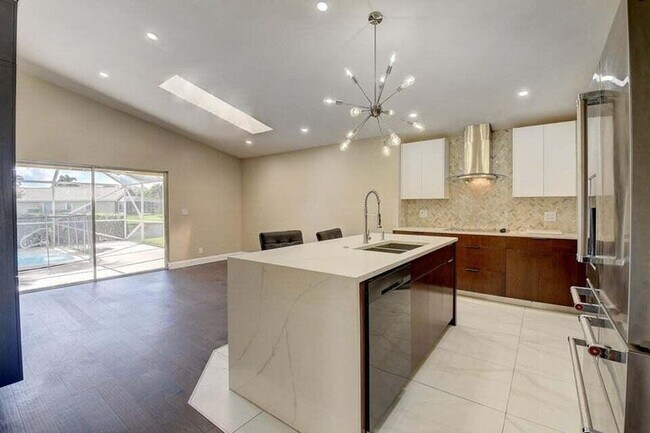 Foto del edificio - 8561 Tourmaline Blvd