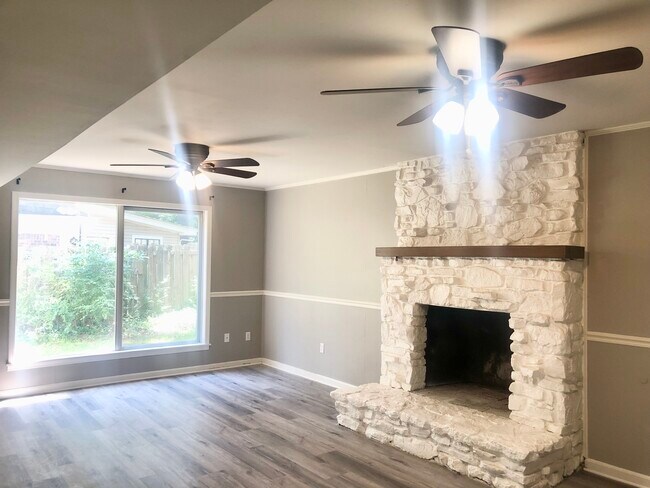 Building Photo - 1701 Merrill Cv