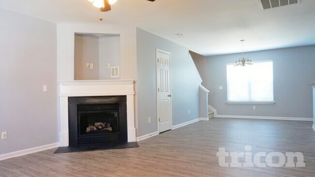 Foto del edificio - 15714 Southern Garden Ln