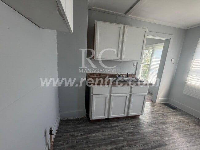 Building Photo - 504-2 Franklin-