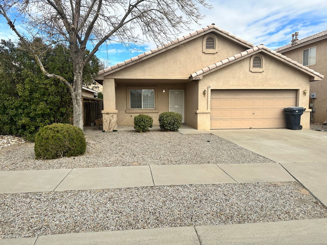 Primary Photo - Super 3 Bedroom