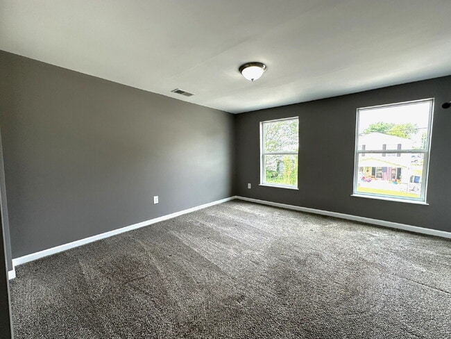 Building Photo - Updated 2-Bedroom Apartment in Winfield