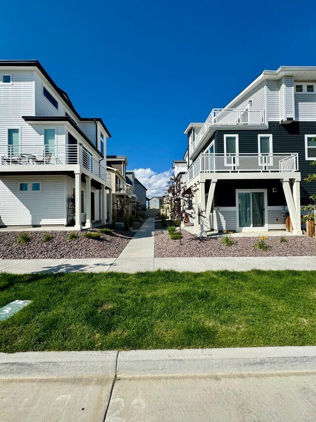 Foto del edificio - Like New 3 bedroom home in Banning Lewis R...