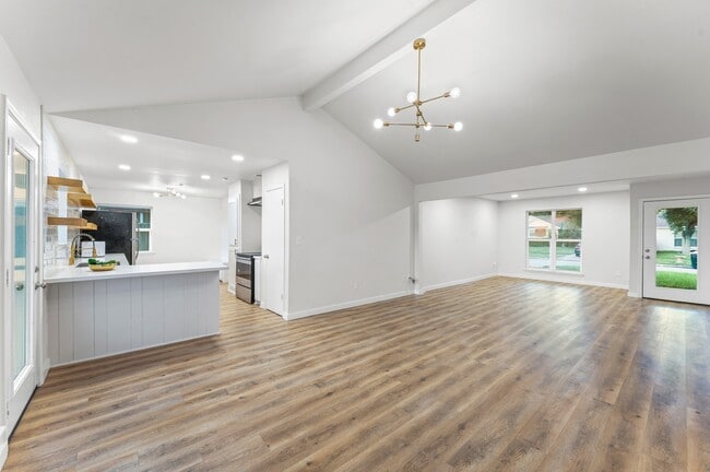 Foto del edificio - 7414 Redding Rd