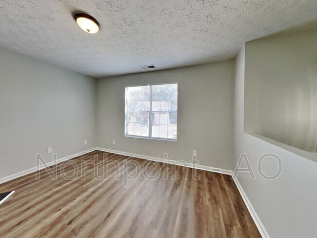 Foto del edificio - 3380 River Run Trail