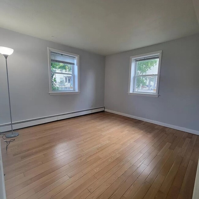 200 Newbury Ave Unit 4, Quincy, MA 02171 Condo for Rent in Quincy, MA