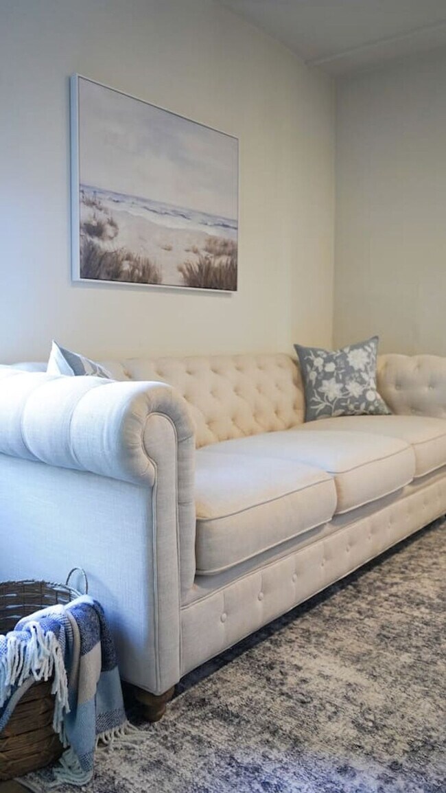 Building Photo - 1078 Cosmo Ave