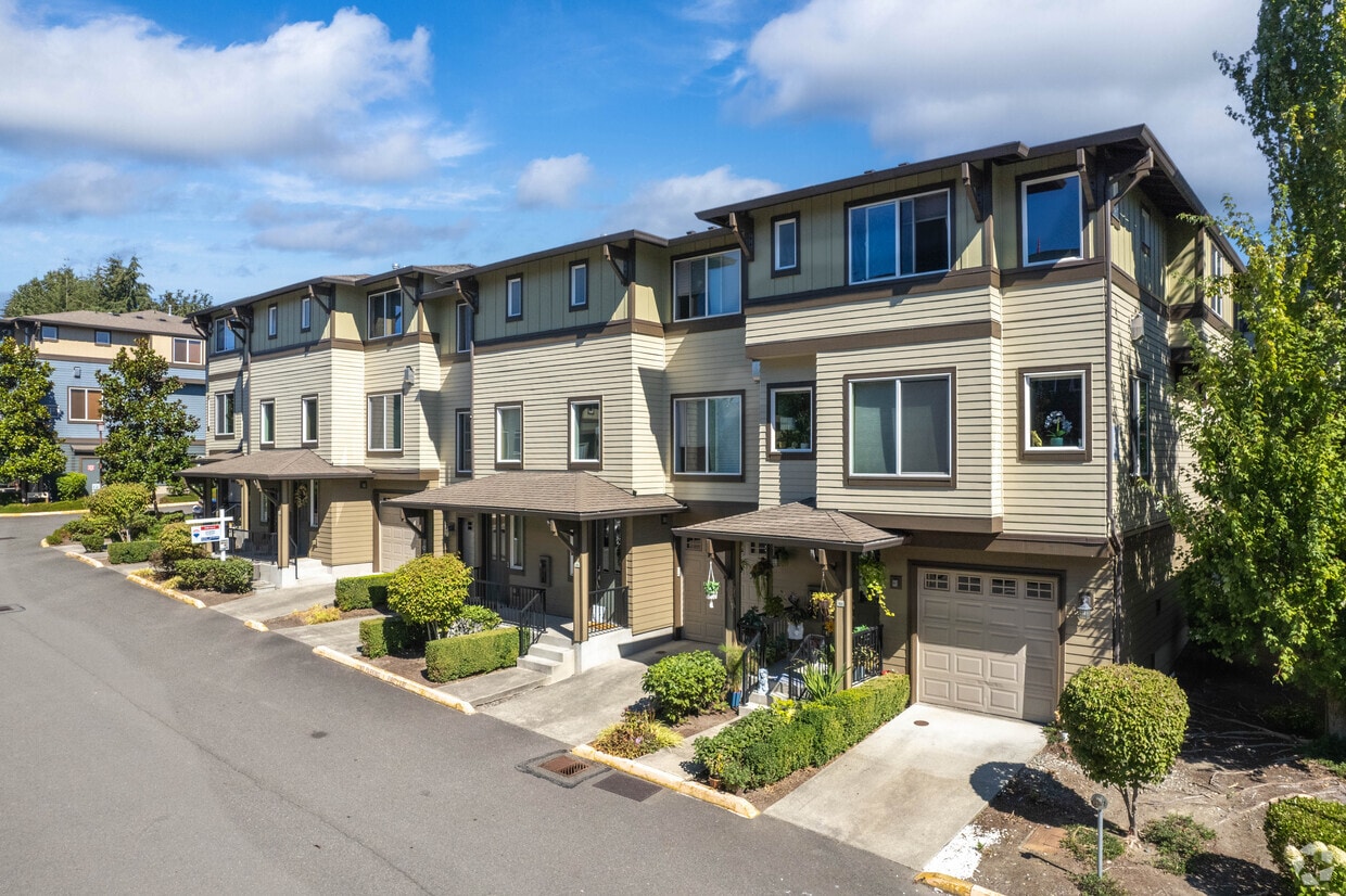 Exterior - Altura Townhomes