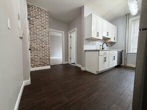 Building Photo - 7812 Hudson Ave