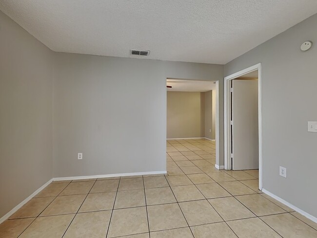 Building Photo - 1388 Bramblewood Dr