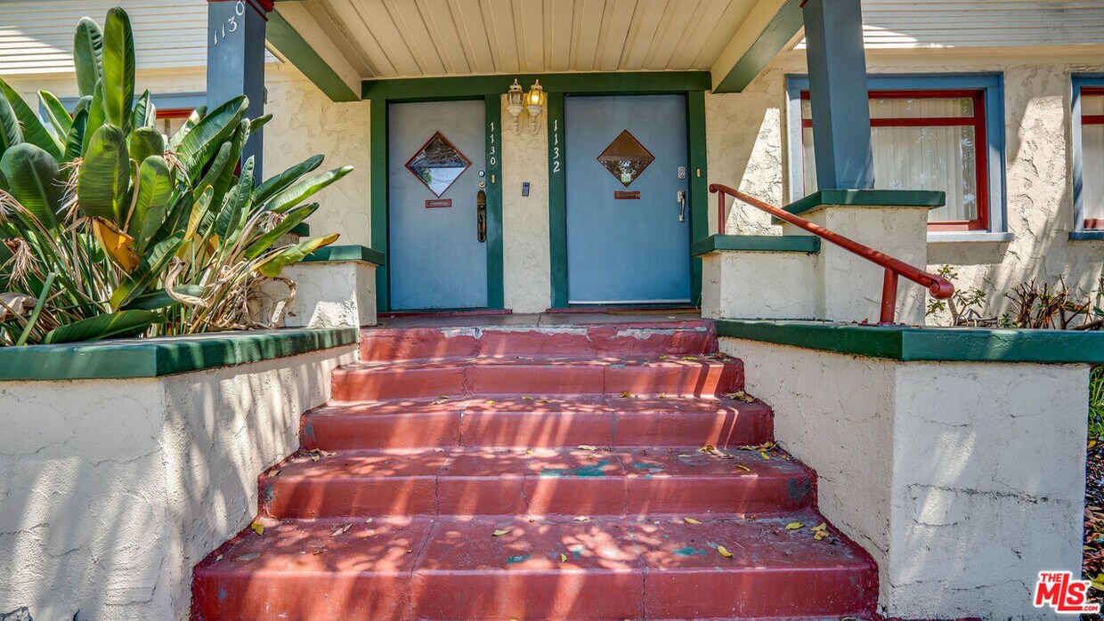 Foto principal - 1130 S Hoover St