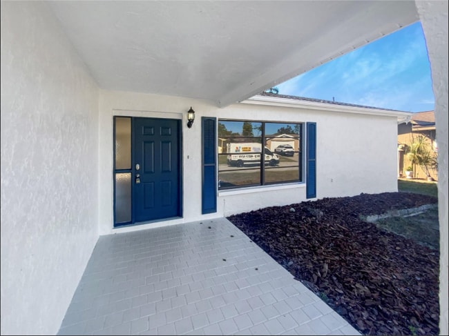 Building Photo - 7846 Cayuga Dr