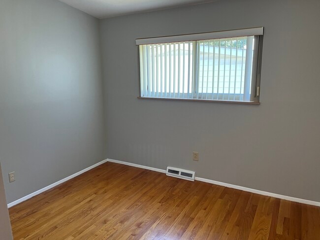 Building Photo - 2760 Flamingo Dr