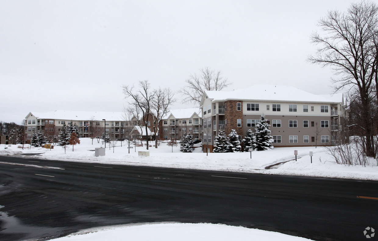 Building Photo - Applewood Pointe