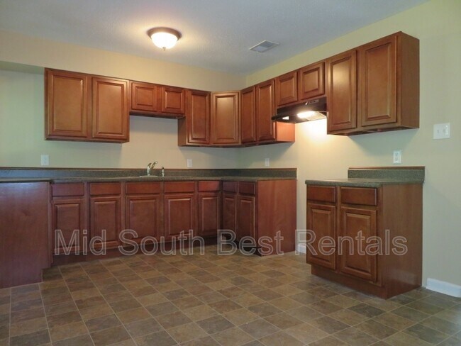 Foto del edificio - 4063 Meadow Dr