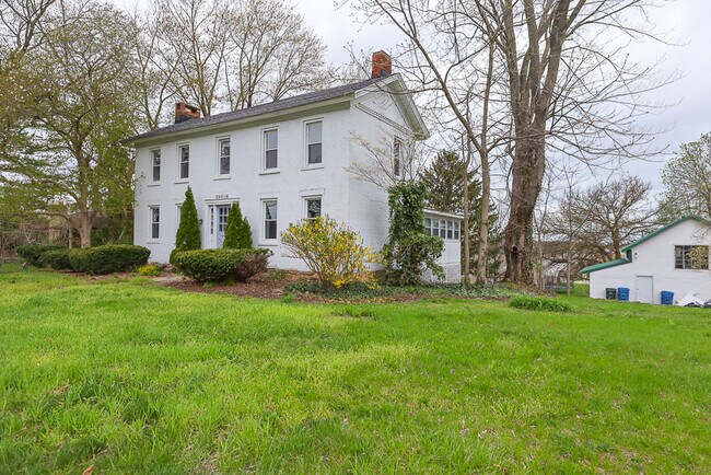 Building Photo - 39016 Detroit Rd